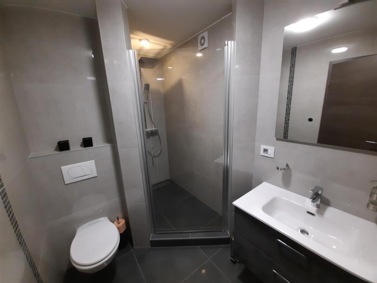 Apartmani New York โนวากราดิชกา ภายนอก รูปภาพ